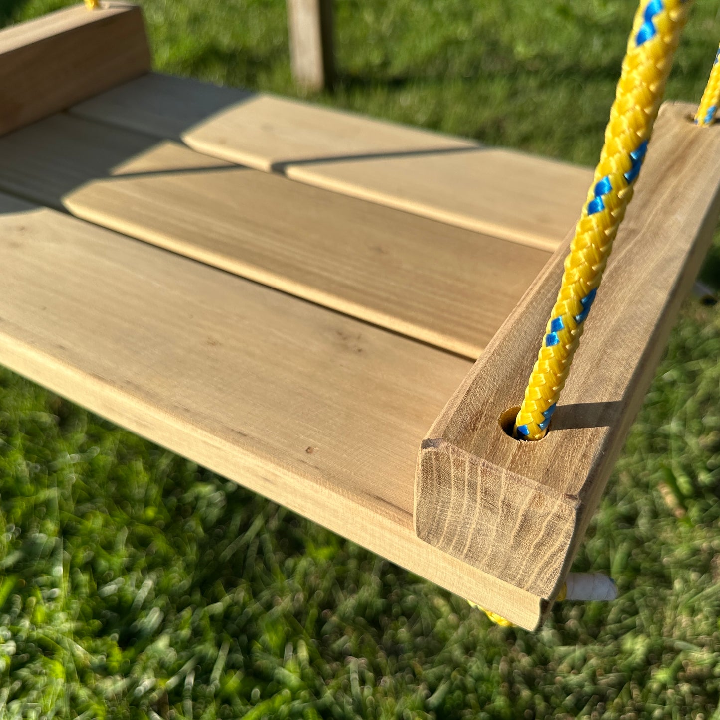 WacaciaCo® Handcrafted Wooden Swing – Classic & Slim – Custom Rope Length, Eco-Friendly Packaging