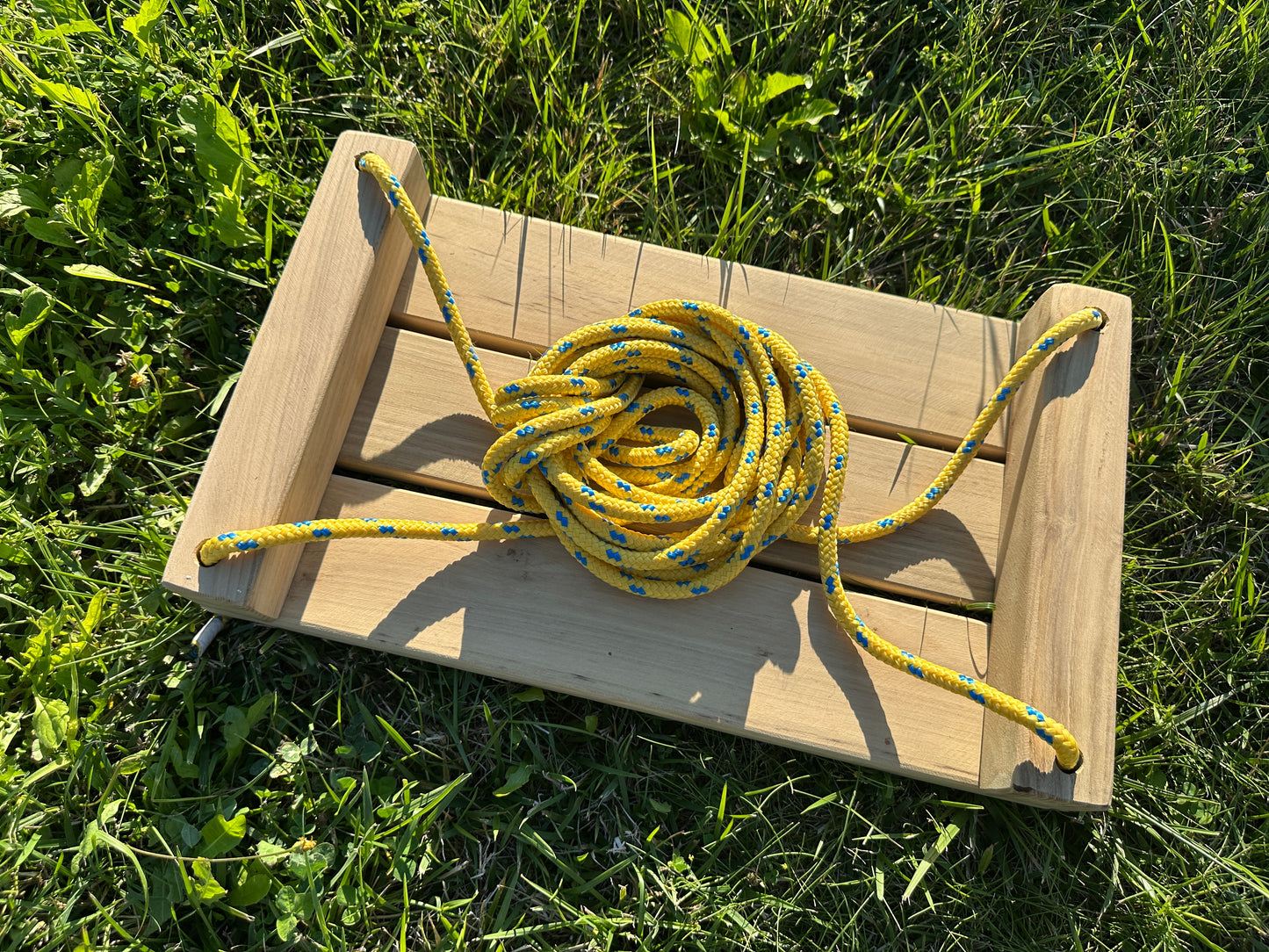 WacaciaCo® Handcrafted Wooden Swing – Classic & Slim – Custom Rope Length, Eco-Friendly Packaging