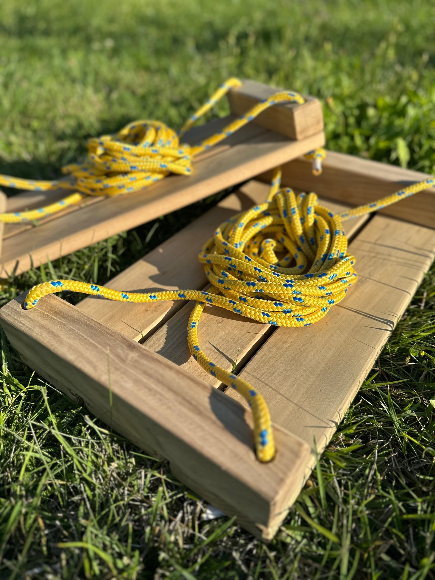 WacaciaCo® Handcrafted Wooden Swing – Classic & Slim – Custom Rope Length, Eco-Friendly Packaging