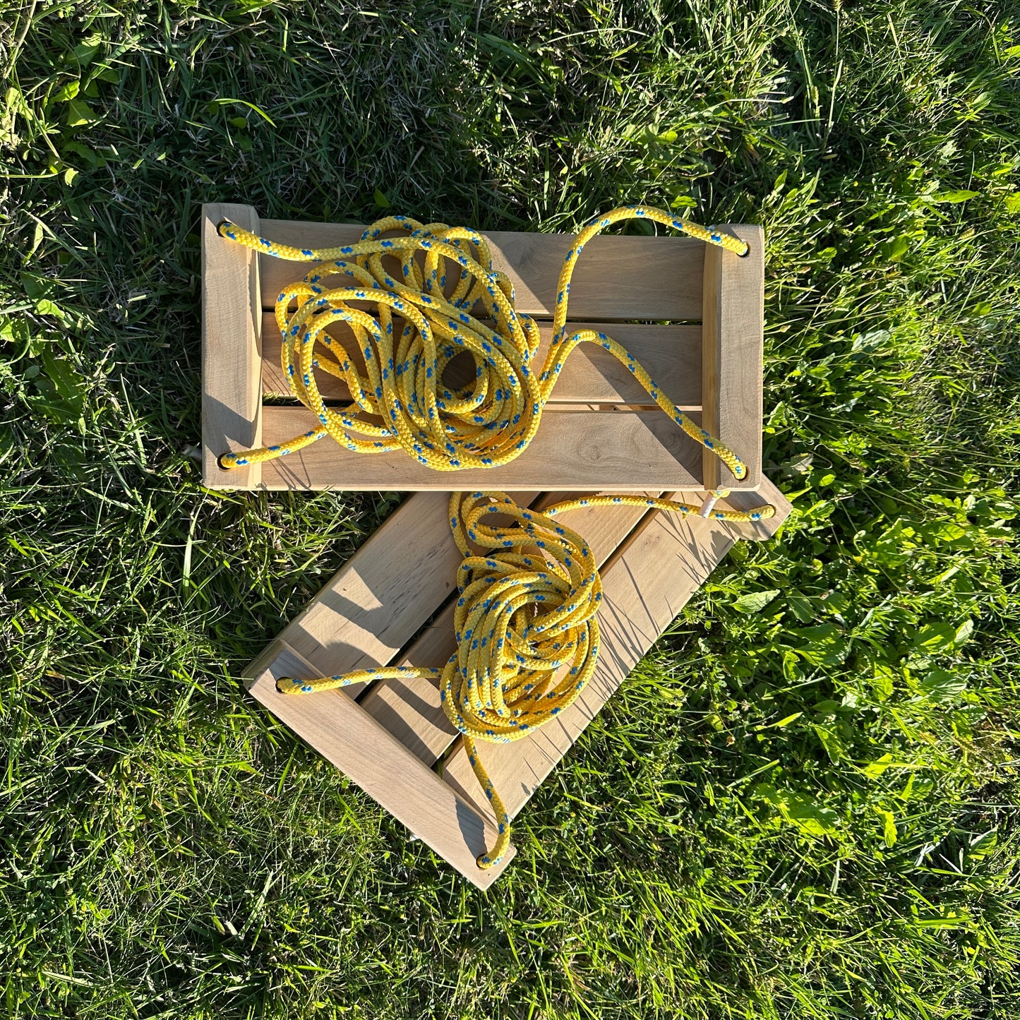 WacaciaCo® Handcrafted Wooden Swing – Classic & Slim – Custom Rope Length, Eco-Friendly Packaging