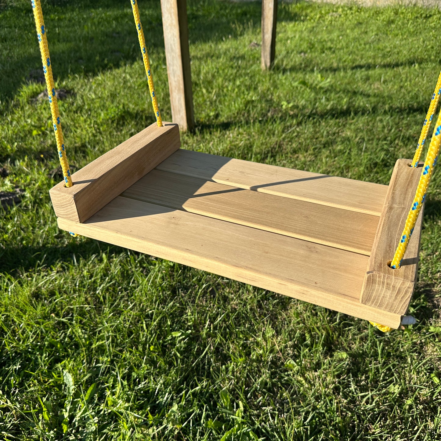 WacaciaCo® Handcrafted Wooden Swing – Classic & Slim – Custom Rope Length, Eco-Friendly Packaging