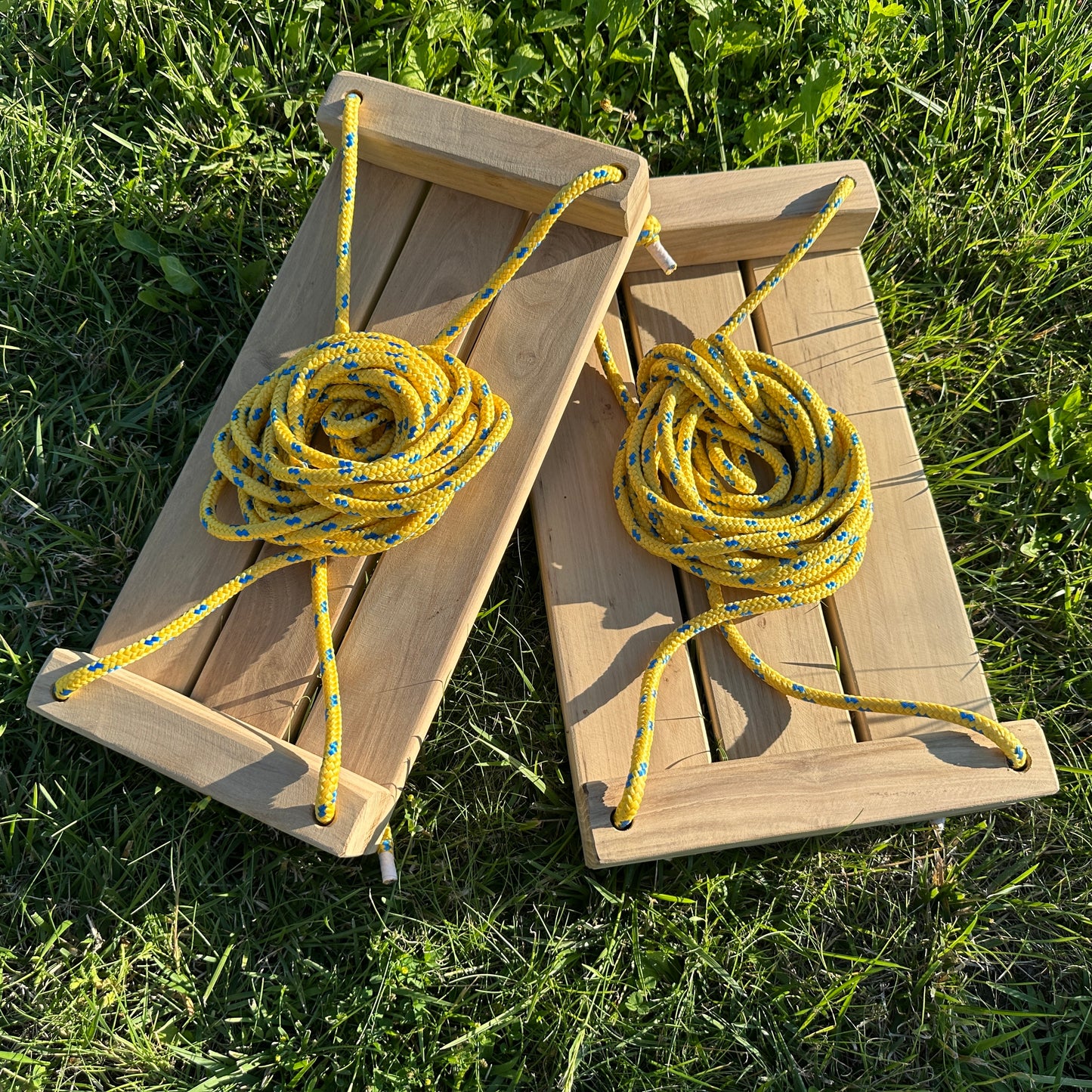 WacaciaCo® Handcrafted Wooden Swing – Classic & Slim – Custom Rope Length, Eco-Friendly Packaging